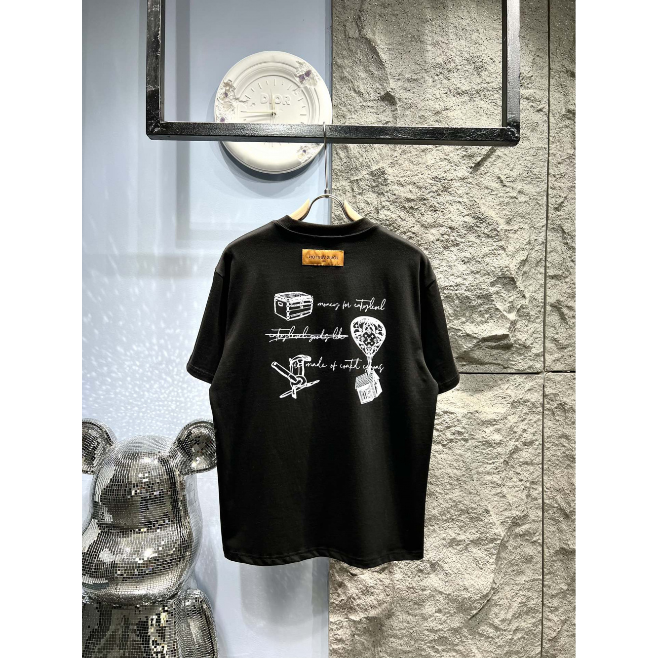 Camiseta de Algodão Louis Vuitton Logo em 3D Preta