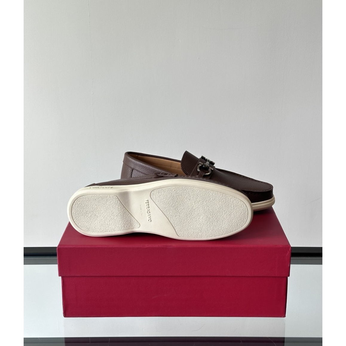 Sapato Mocassim Salvatore Ferragamo Casual Marrom com Fivela Gancini