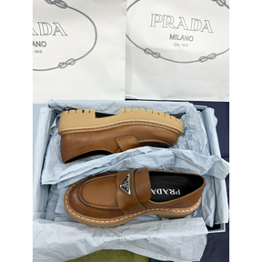 Loafer Prada Mocassim em Couro Marrom
