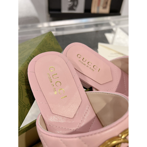 Sandália Gucci com Double G Rosa