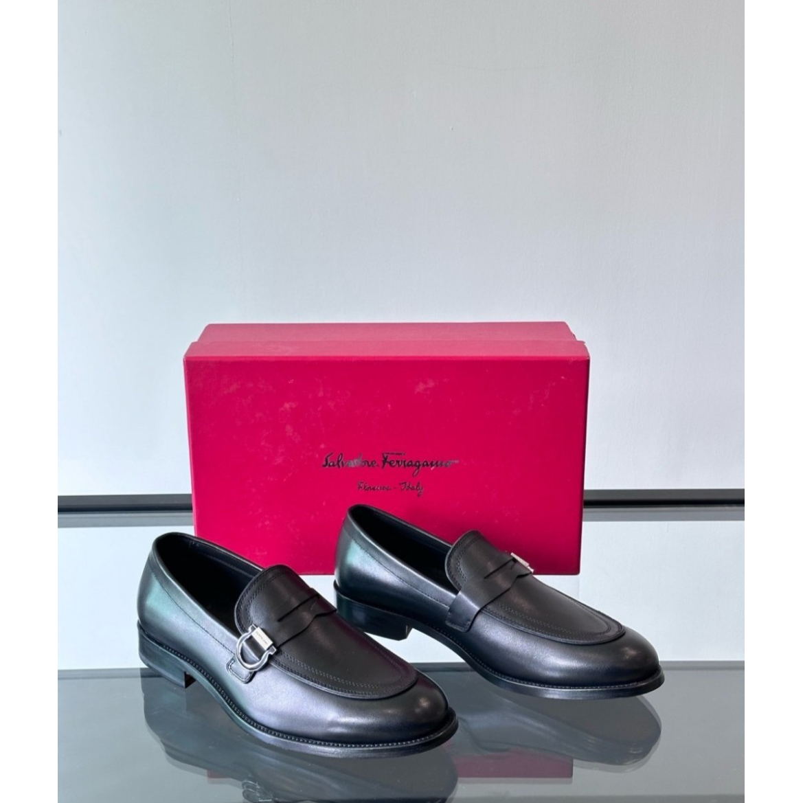 Sapato Mocassim Salvatore Ferragamo Social Preto Couro com Fivela Gancini