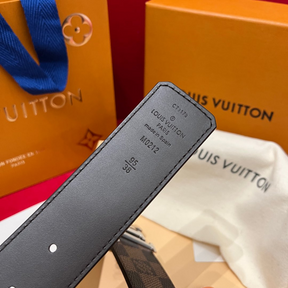 Cinto Louis Vuitton Initiales Reversível Marrom Ferragem Dourada 4.0cm