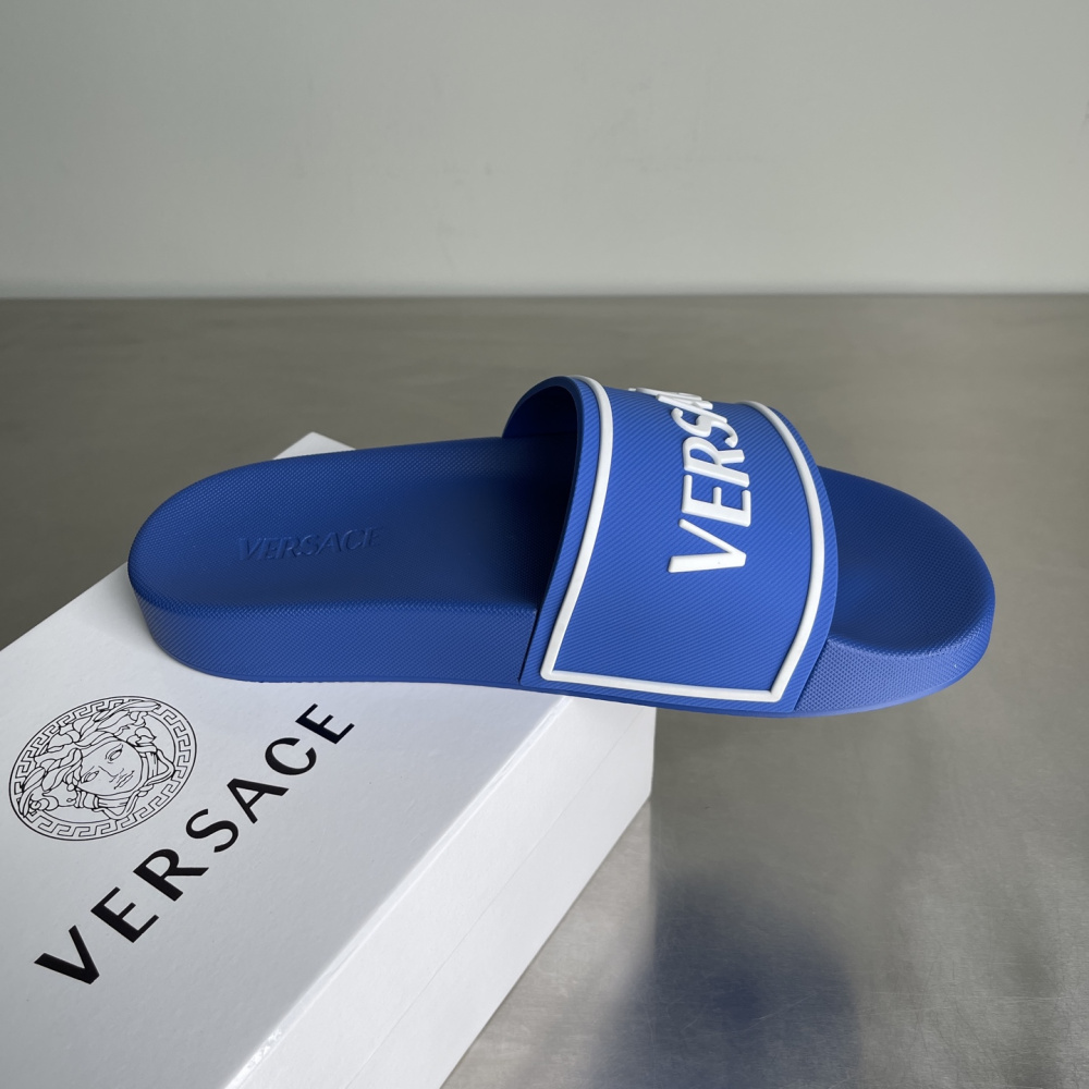 Chinelo Slide Versace Azul com escrita Branca