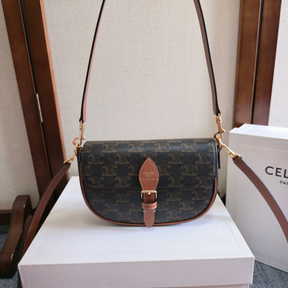 Bolsa Celine Folco Shoulder Bag em Triomphe Canvas 20x14x5cm