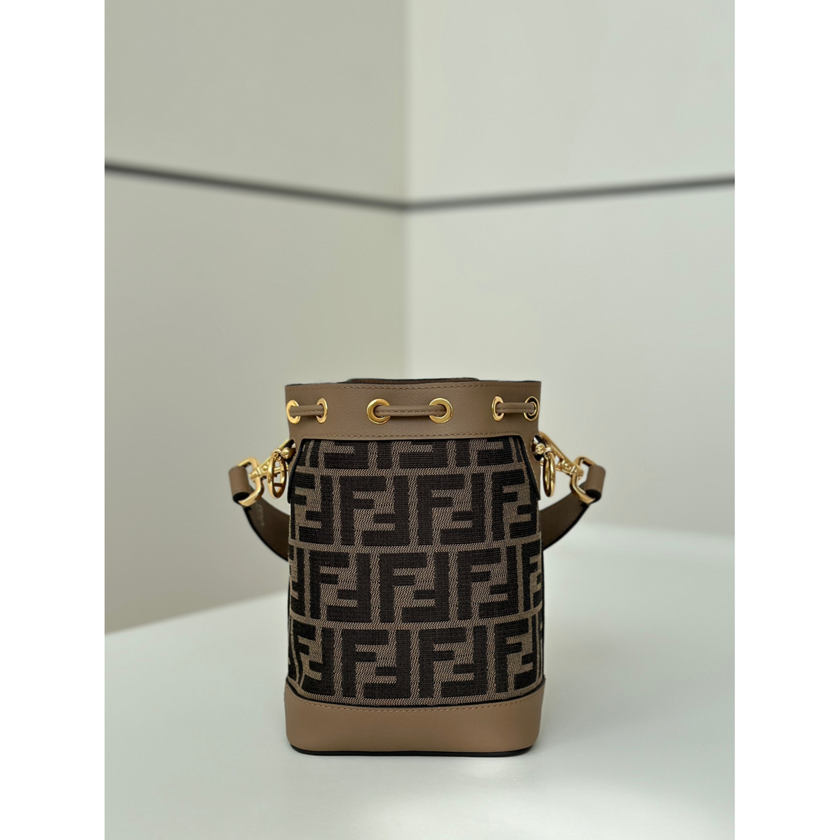 Bolsa Fendi Mon Tresor Tissu Marrom 14x12x18cm