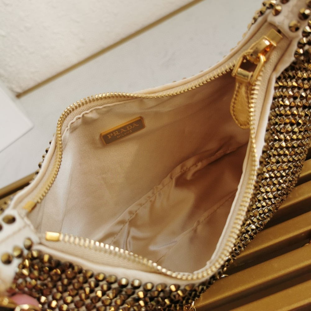 Bolsa Prada Re-Edition 2005 em Cetim com Cristais 22x18x6.5cm (Preto e outras cores)