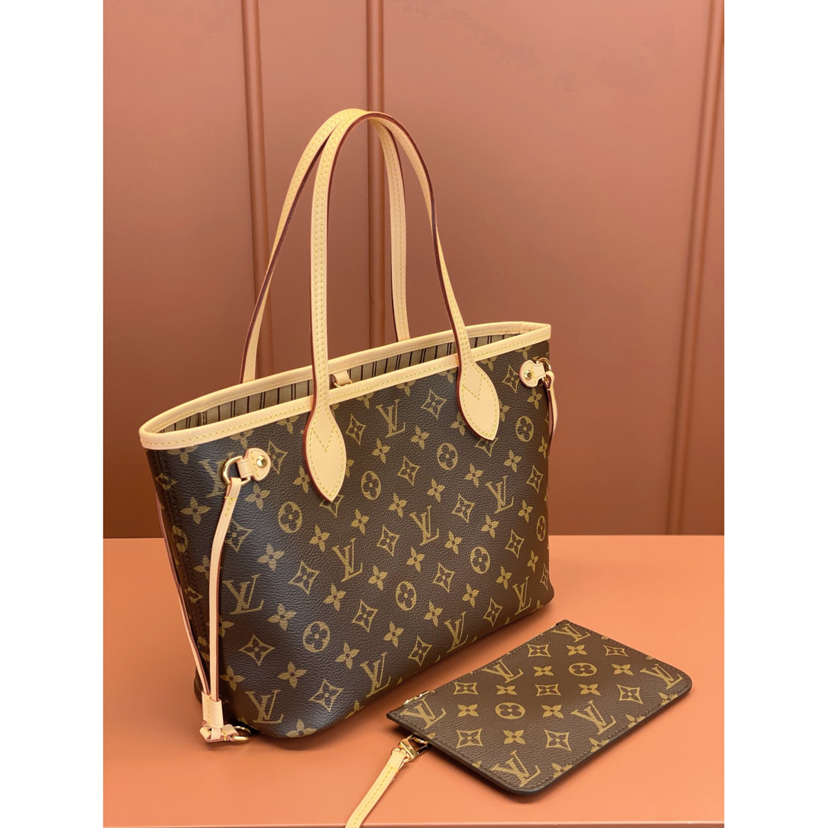 Bolsa Louis Vuitton Neverfull Monogram Canvas Interior Bege