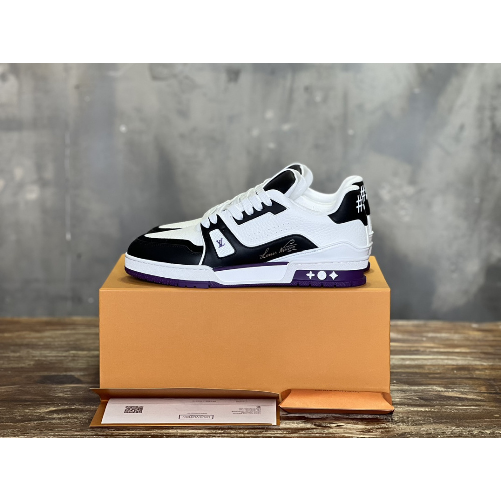 Tênis Louis Vuitton LV Trainer Couro Preto/Branco/Sola Roxa