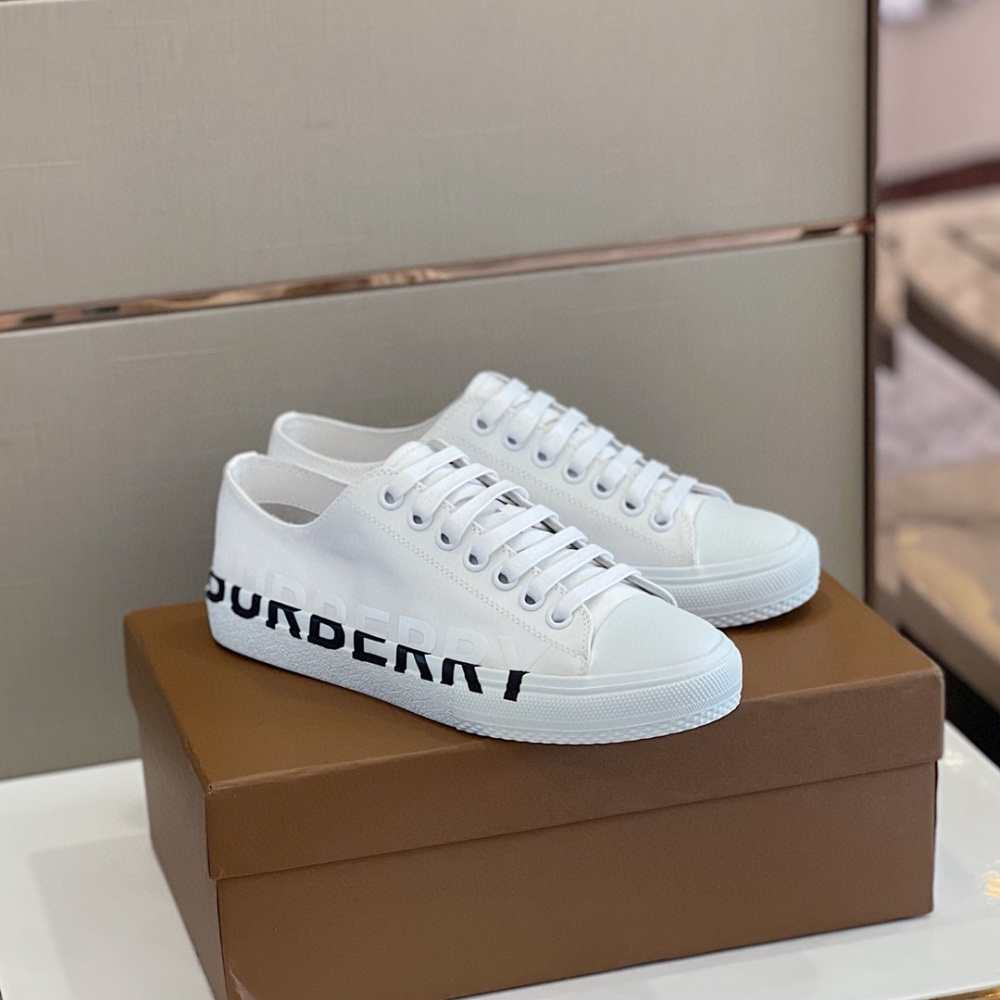 Burberry Tênis Branco Cano Baixo