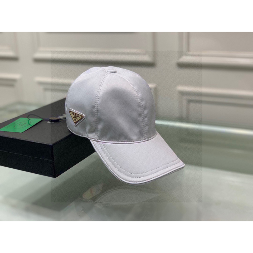 Boné Prada em Re-Nylon Branco