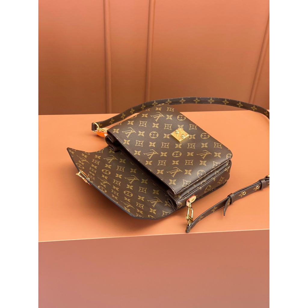 Bolsa Louis Vuitton Pochette Métis LV 25x19x7 cm (Monogram, Monogram Reverse)