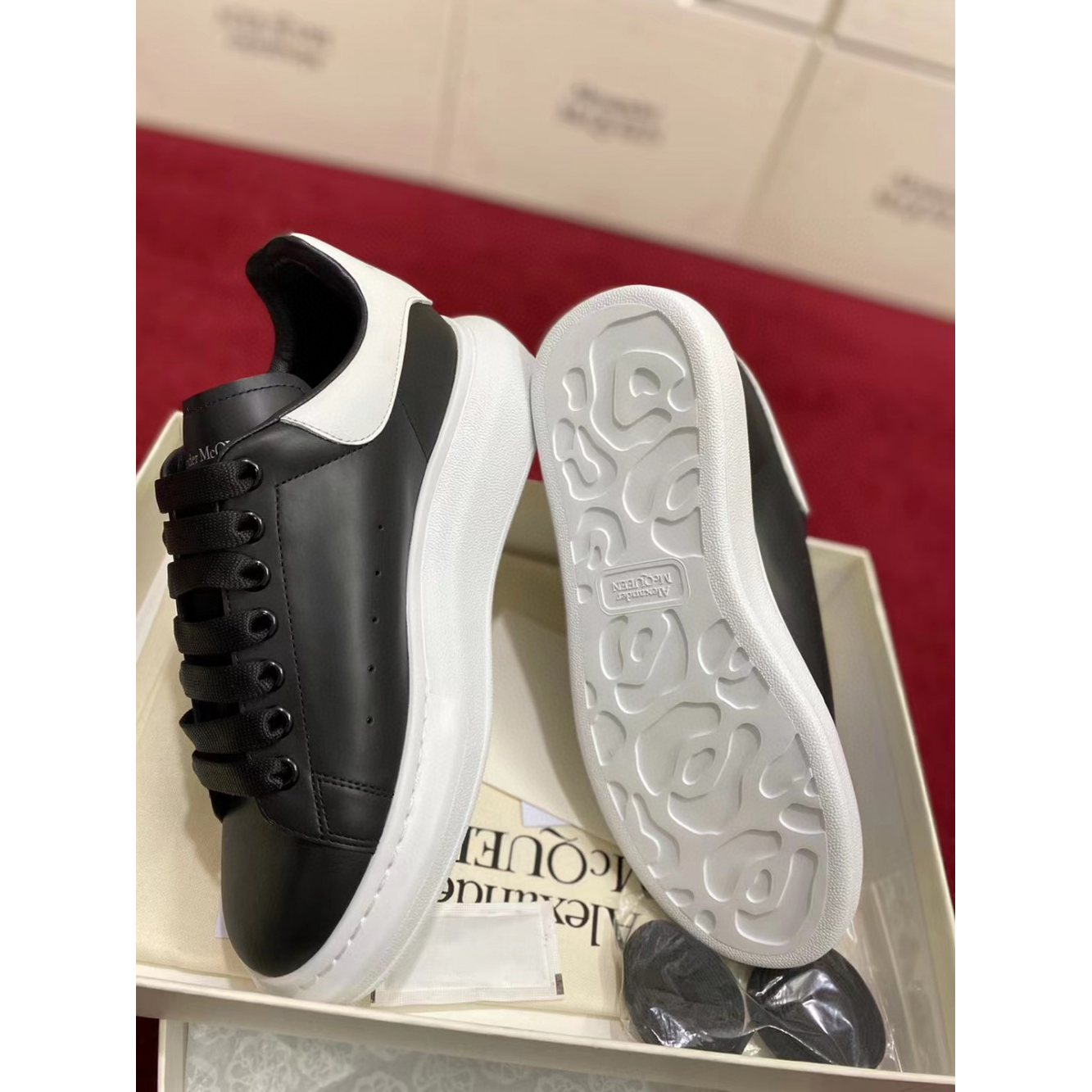 Tênis Alexander Mcqueen P&B