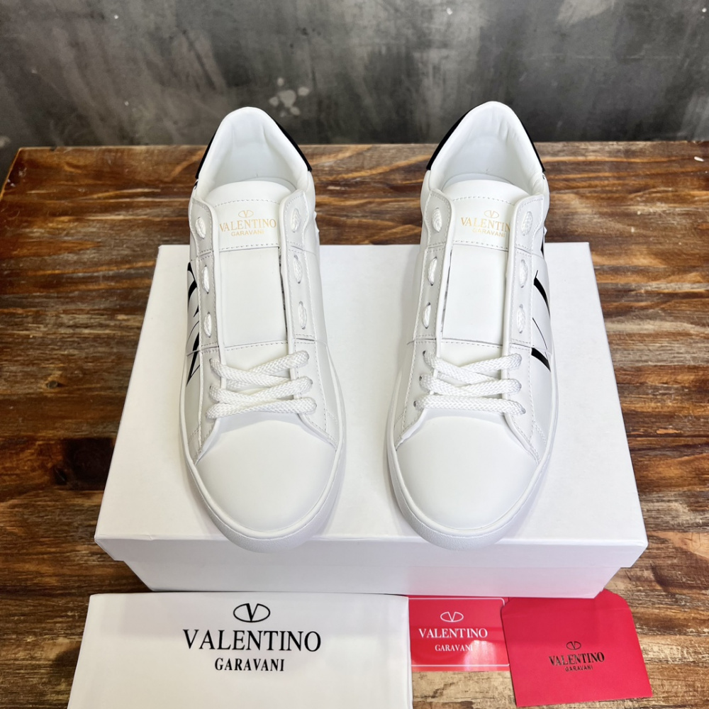 Tênis Valentino Garavani Rockstud VLTN