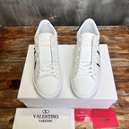 Tênis Valentino Garavani Rockstud VLTN