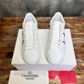 Tênis Valentino Garavani Rockstud VLTN