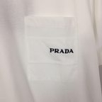 Camisa Prada em algodão com nome Bordado em Bolso Lateral Superior Branca
