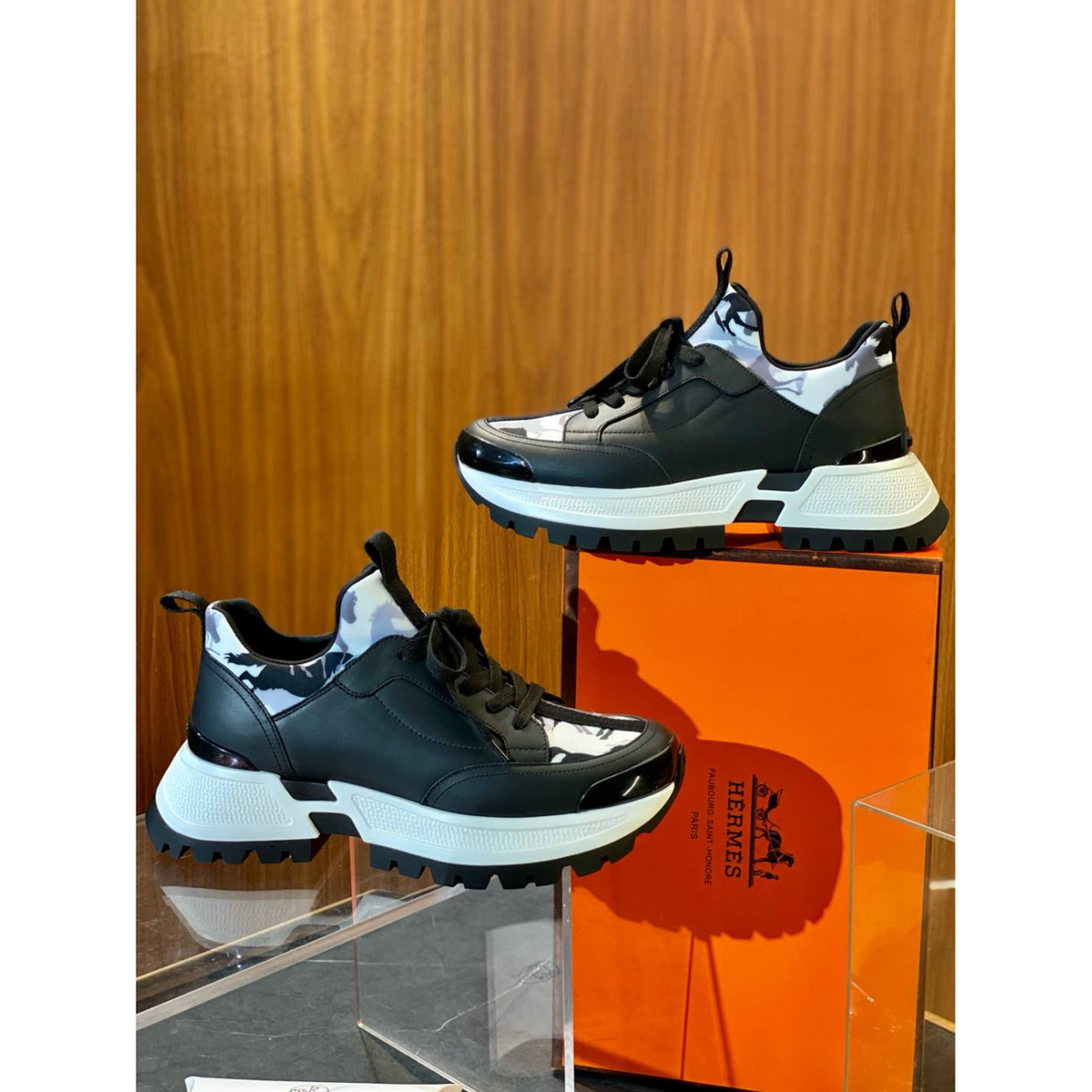 Tênis Hermès Boucing Jump Preto Estampado