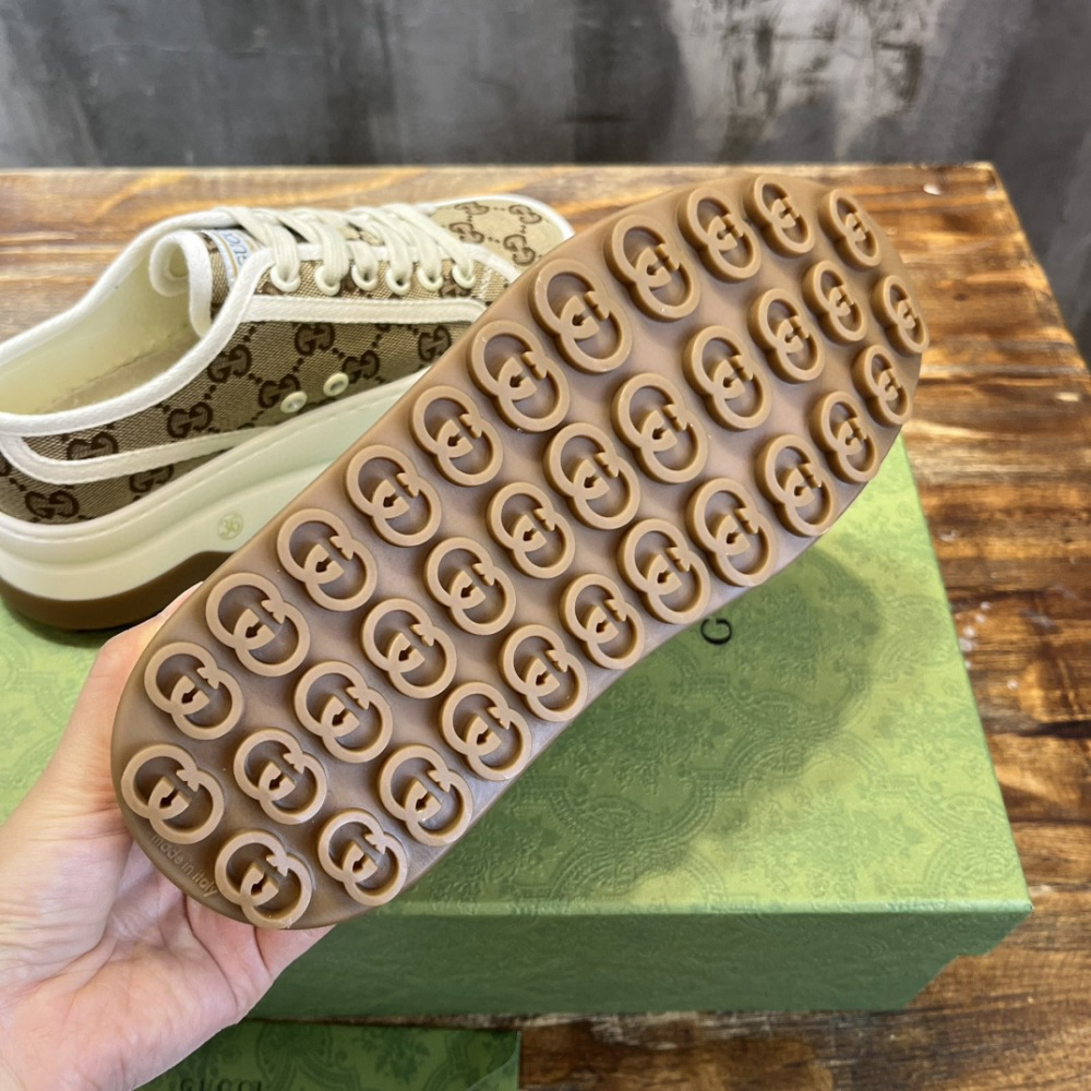 Tênis Gucci GG Trainer Bege