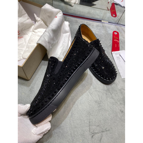 C. Louboutin Tênis Cano Baixo Preto spikes