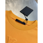 Camiseta de Algodão Louis Vuitton com LV em Relevo Laranja