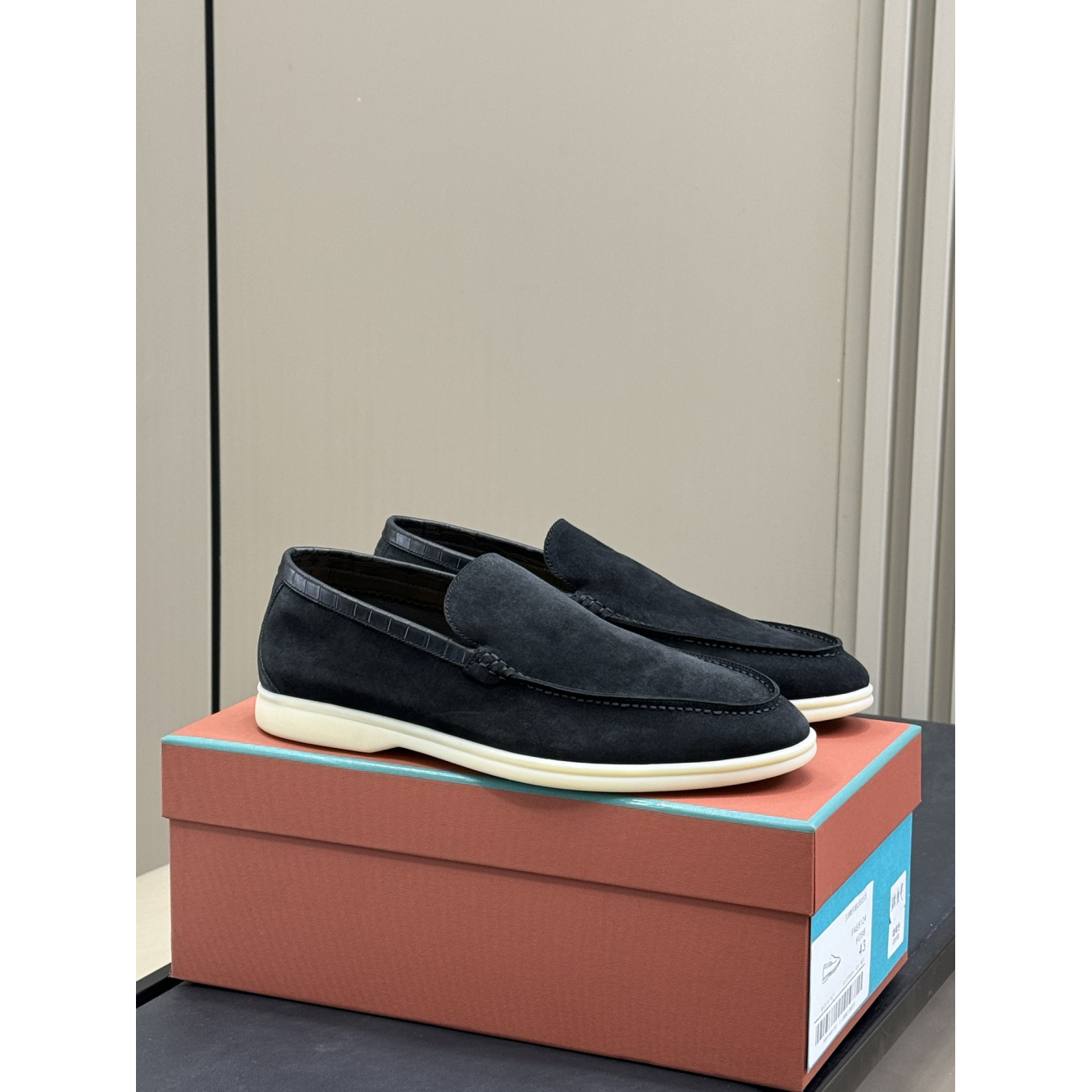 Summer Walk Loro Piana Loafer em Camurça Preto