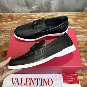 Valentino Garavani Leisure Flows Leather Loafers Preto/Branco
