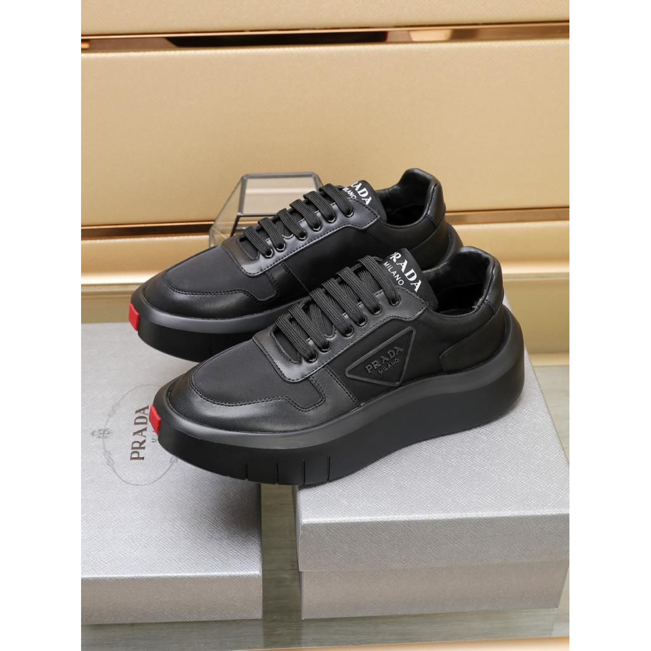Prada Tênis em Preto