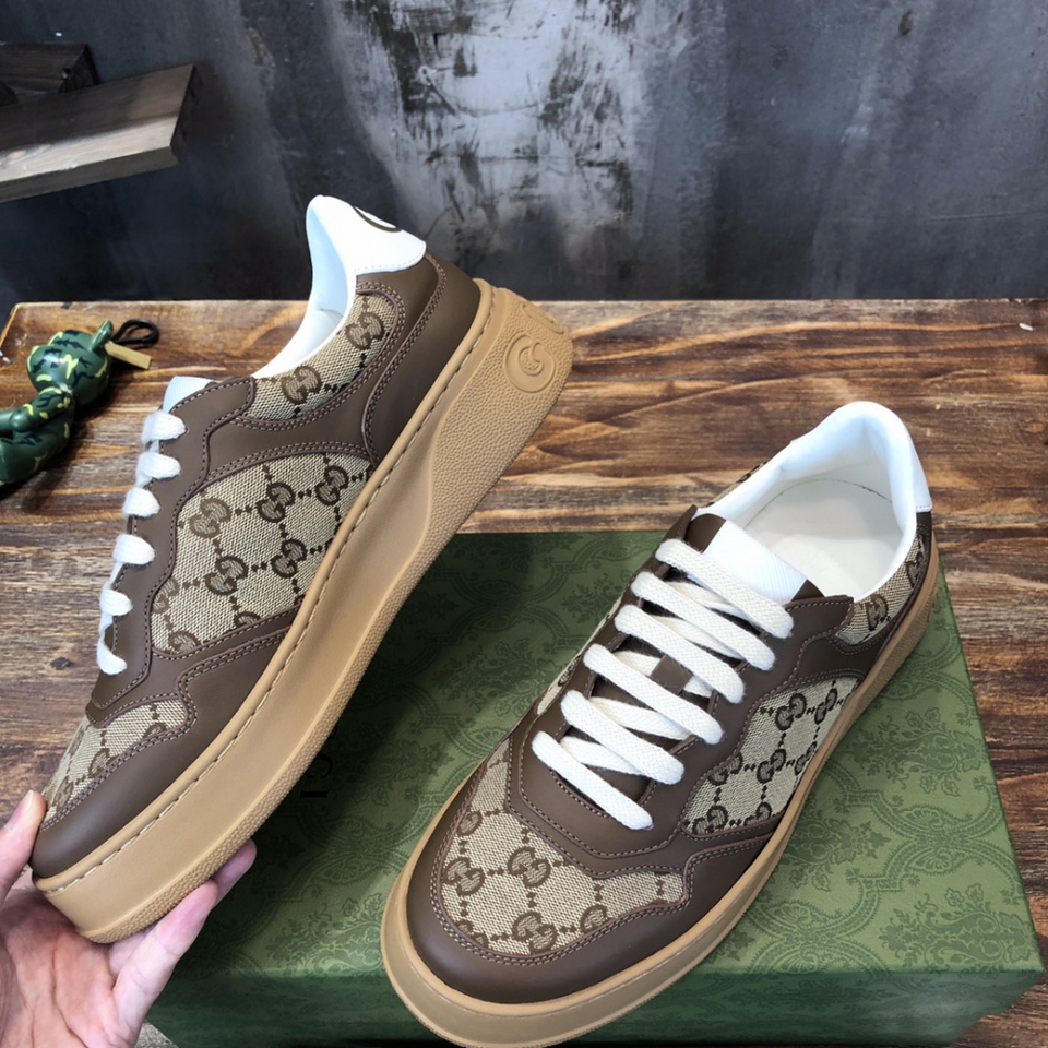 Gucci Sneaker GG Supreme Marrom Tradicional