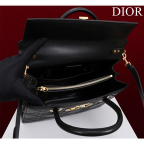 Bolsa Dior St Honoré Tote Black Macrocannage 30 cm
