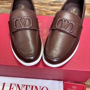 Valentino Garavani Leisure Flows Leather Loafers Marrom