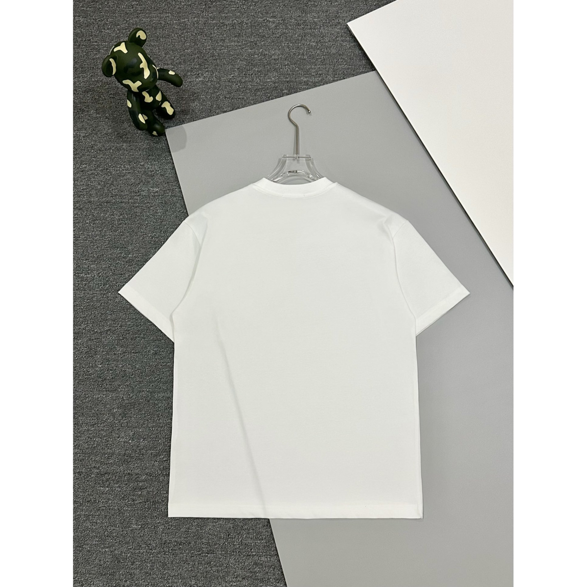 Camisa Prada em algodão com Logo na Manga Branca