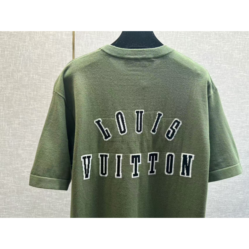 Camiseta de Algodão Louis Vuitton Imagem de um Golden Retriever Preto e Branco em intársia