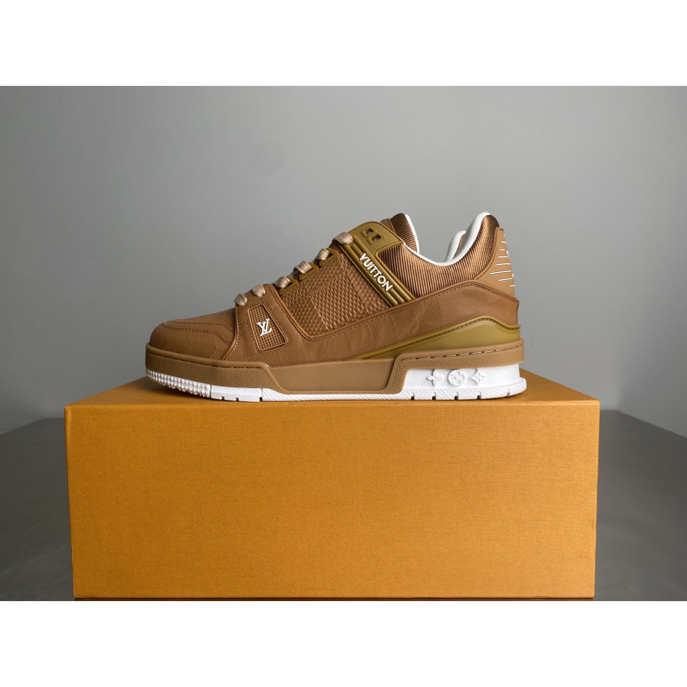 Tênis Louis Vuitton Trainer Marrom Damier em relevo