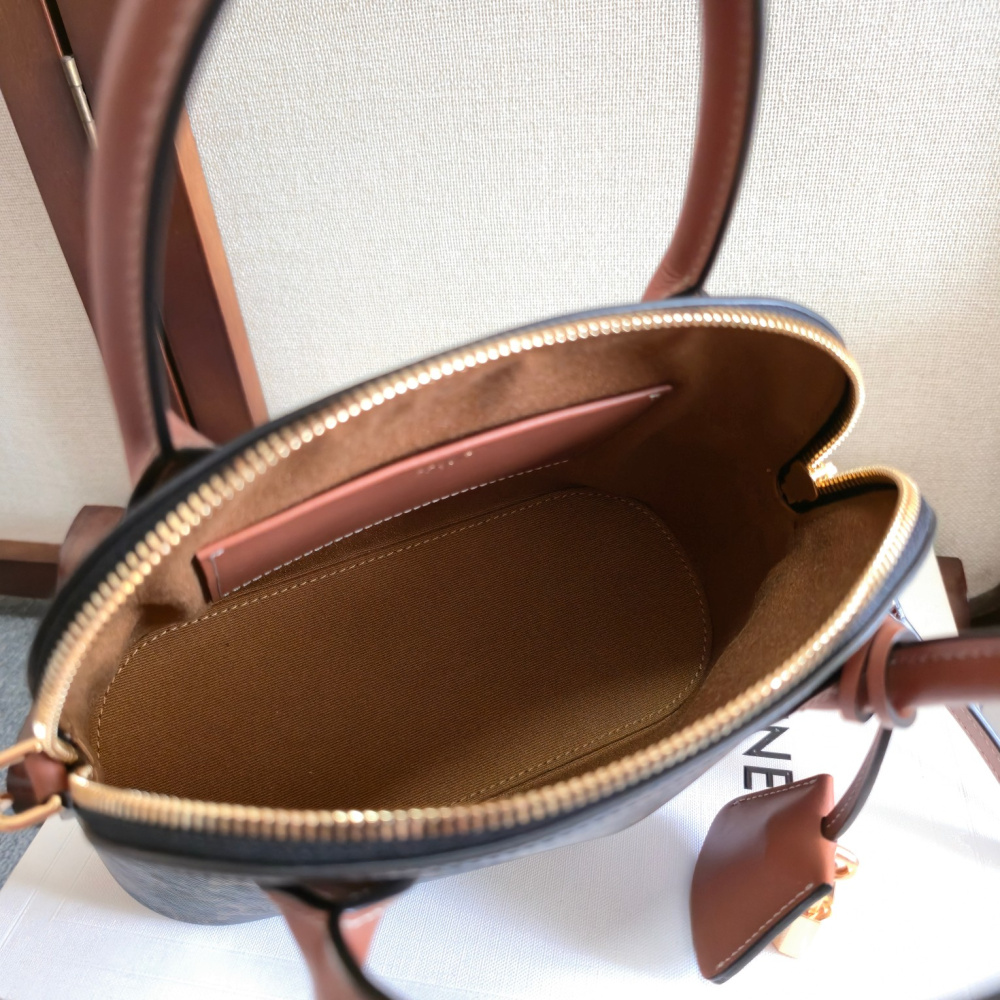 Bolsa Celine Honorine Teen em Triomphe Canvas 22×17.5×9.5cm