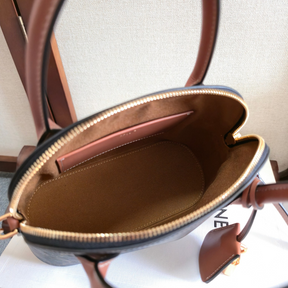 Bolsa Celine Honorine Teen em Triomphe Canvas 22×17.5×9.5cm