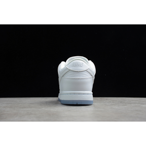 DUNK SB LOW WHITE ICE WHITE