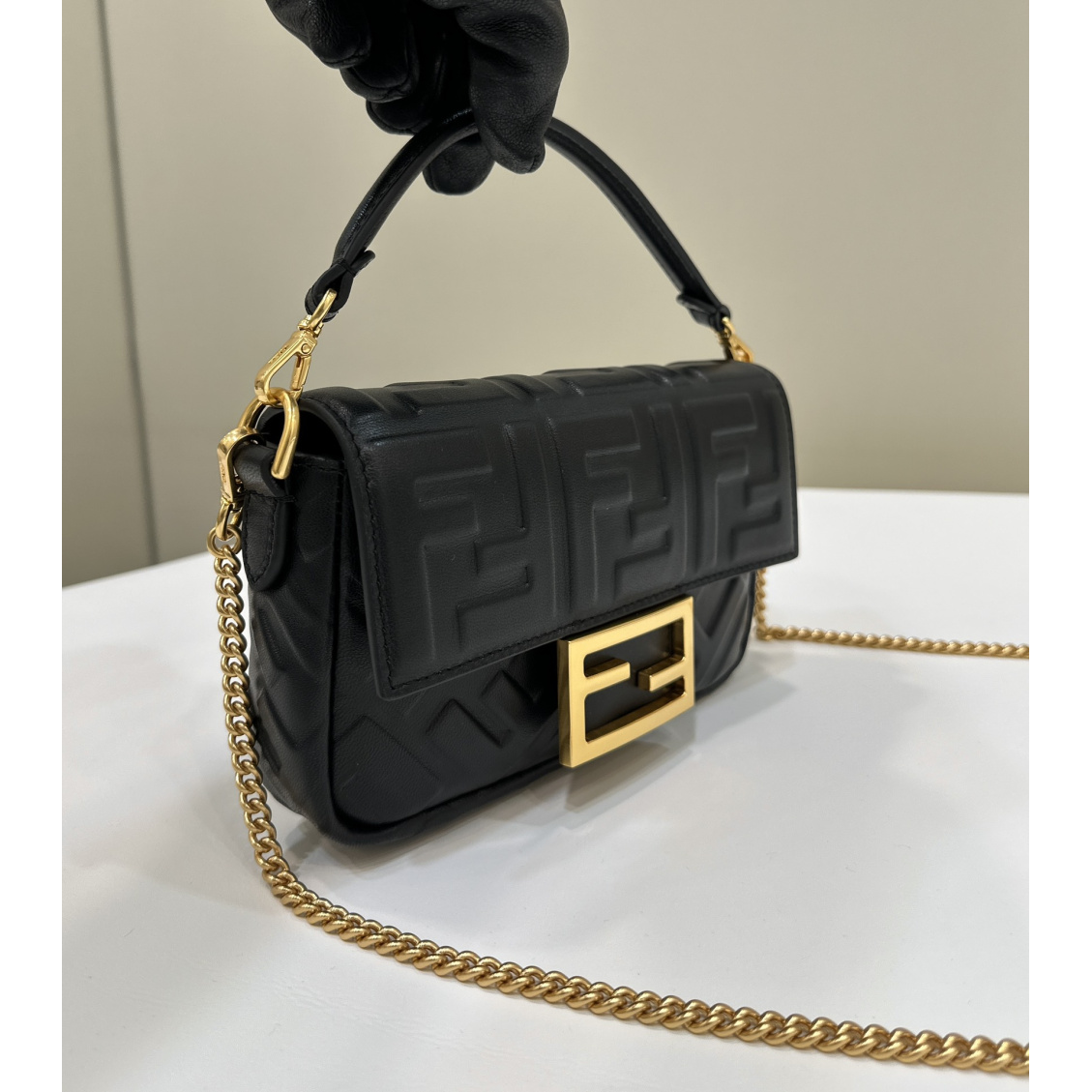 Bolsa Fendi Baguette Mini (4 cores)