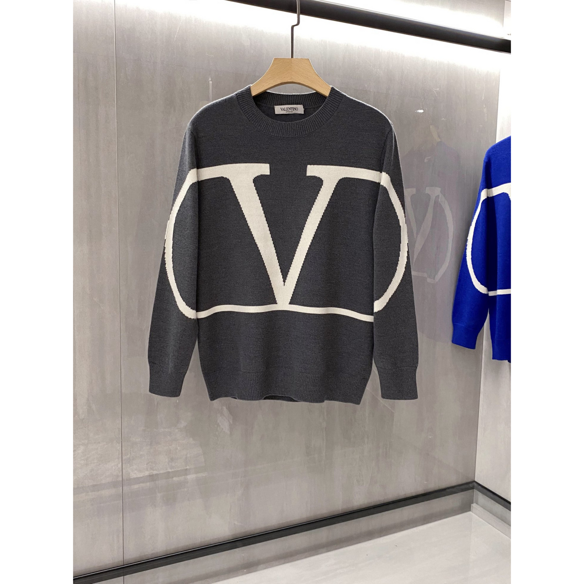 Moletom Valentino VLogo em Cashmere Cinza