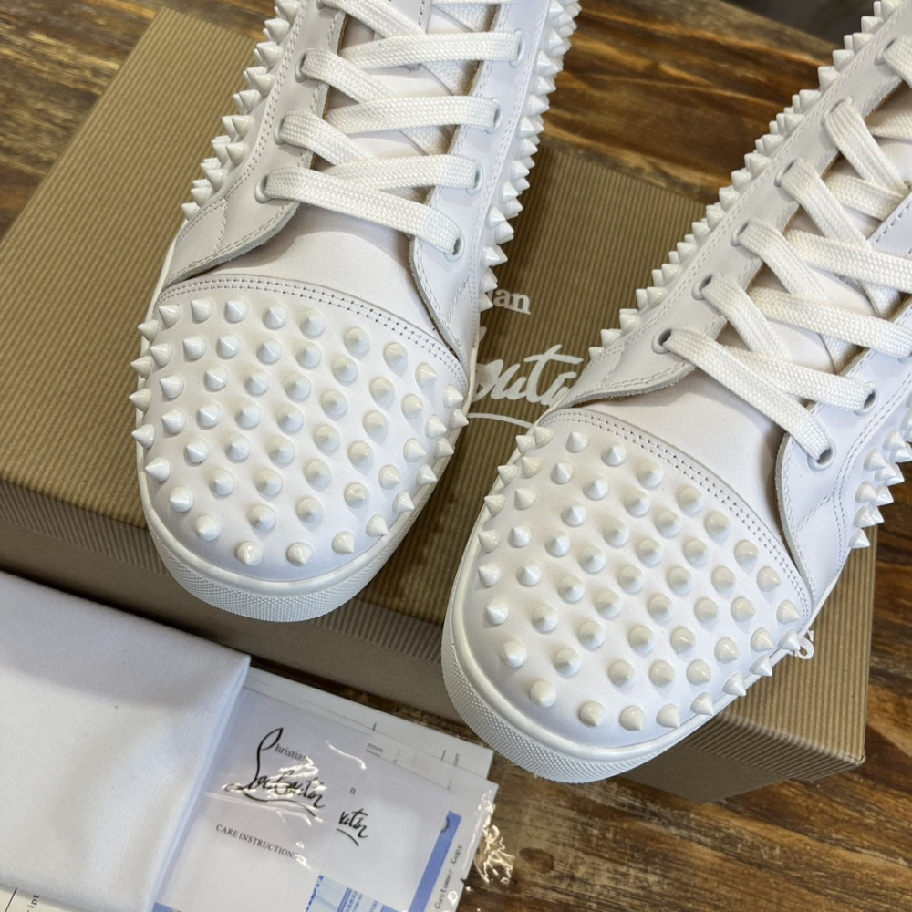 C. Louboutin Tênis Cano Alto Branco