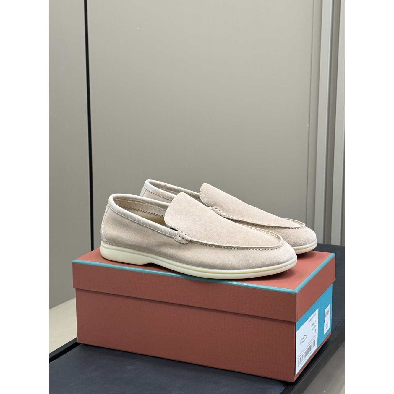 Summer Walk Loro Piana Loafer em Camurça Bege