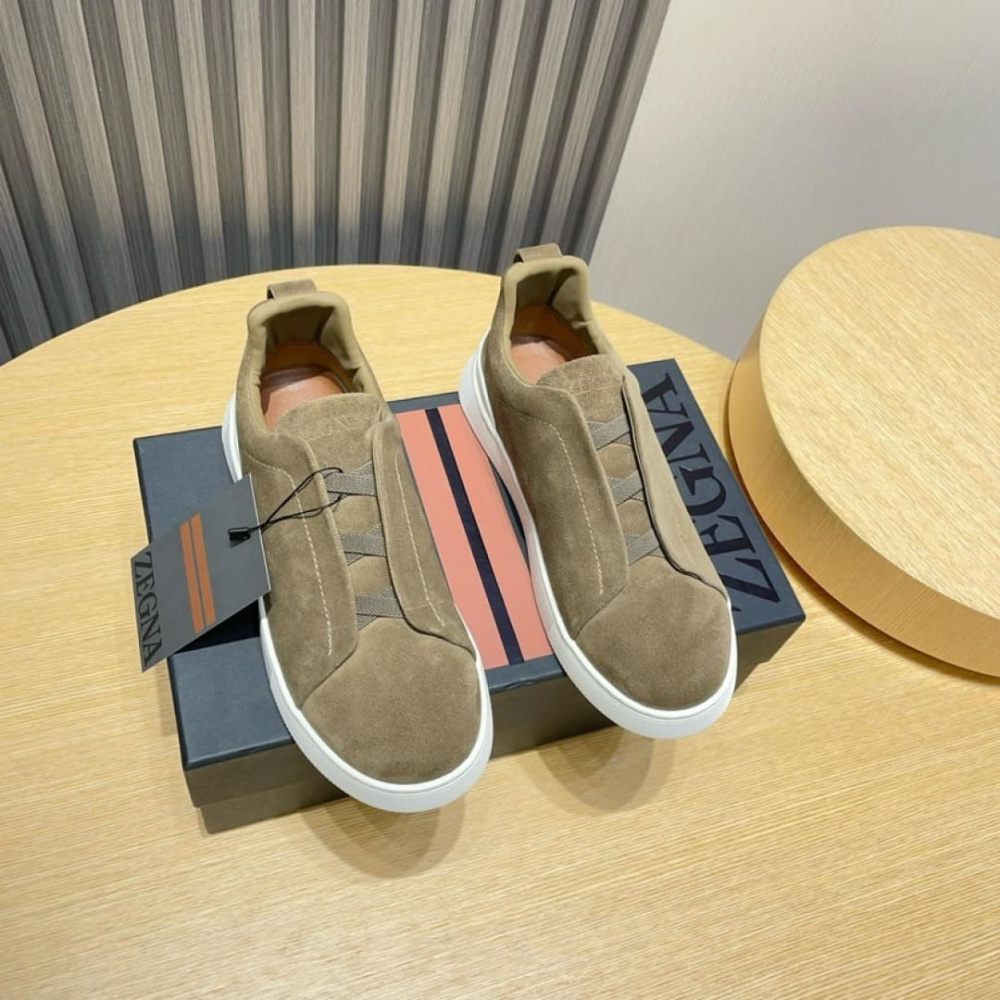 Zegna Triple Stitch em Camurça Marrom Caqui