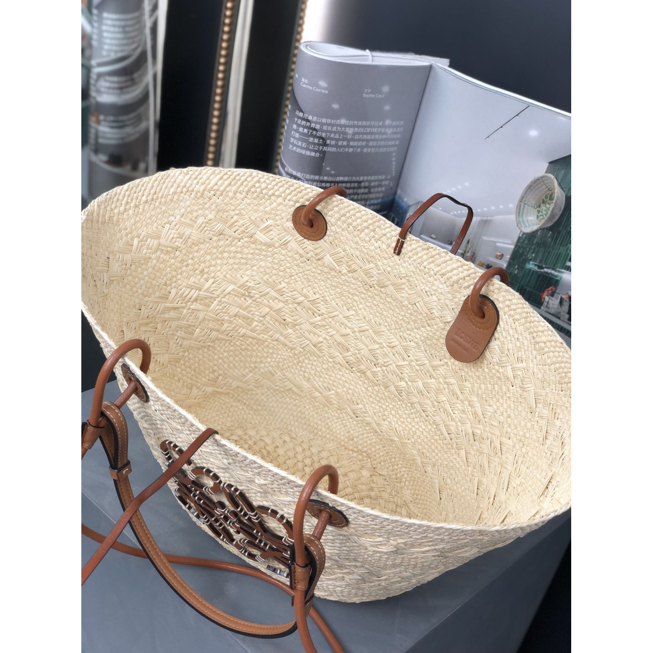 Bolsa Loewe Anagram Basket in Iraca 46x15x24cm (duas cores)