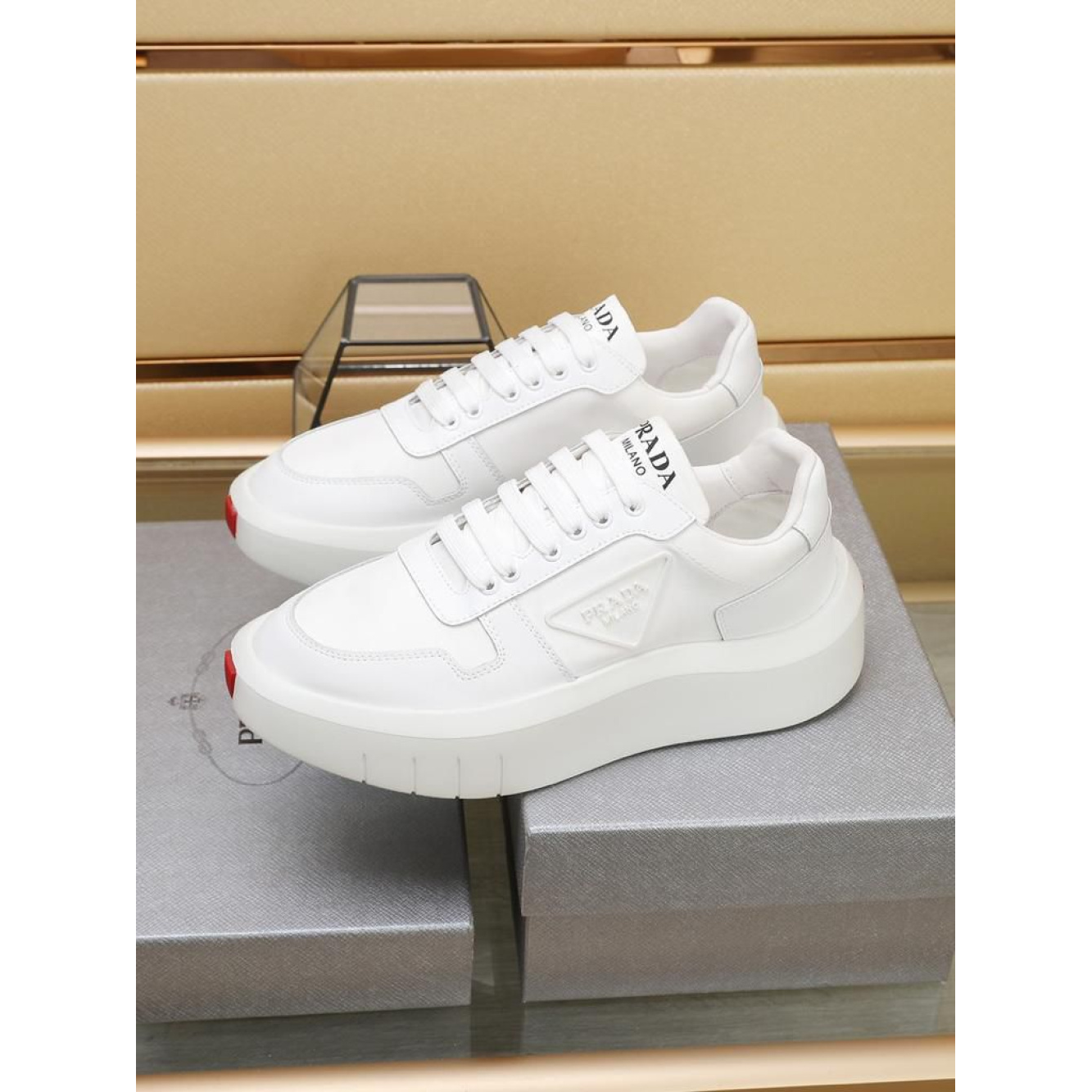 Prada Tênis em Branco