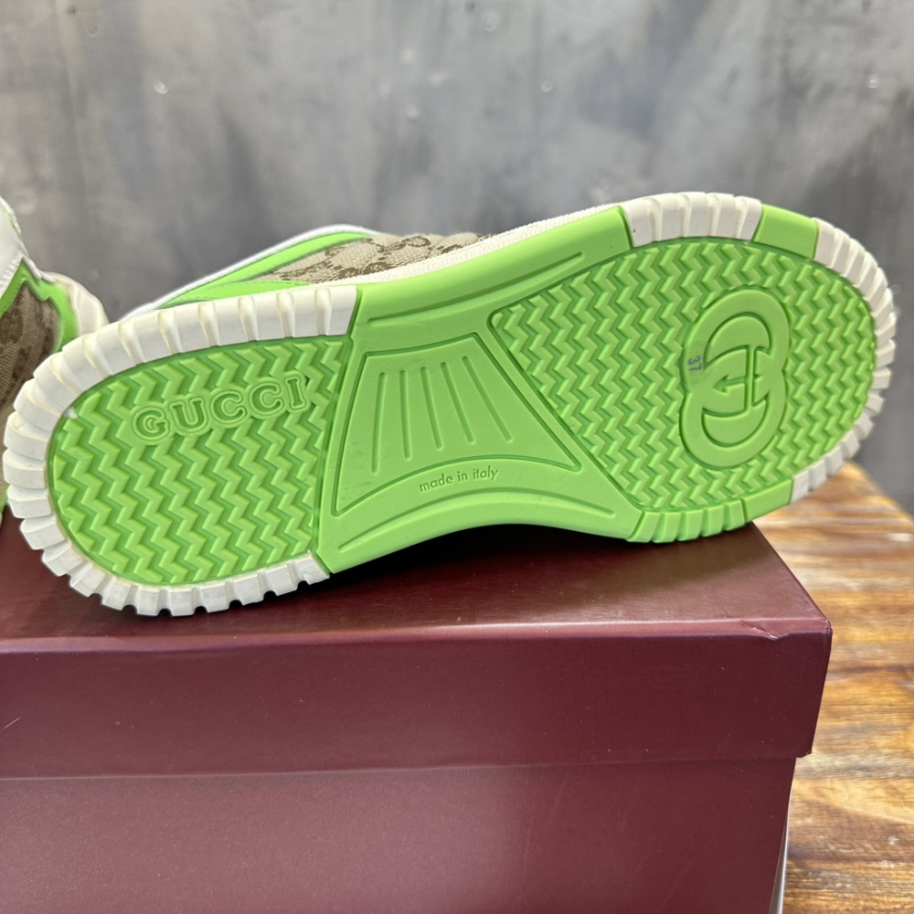 Gucci Sneaker Re-Web GG Canvas detalhe couro verde fluorescente
