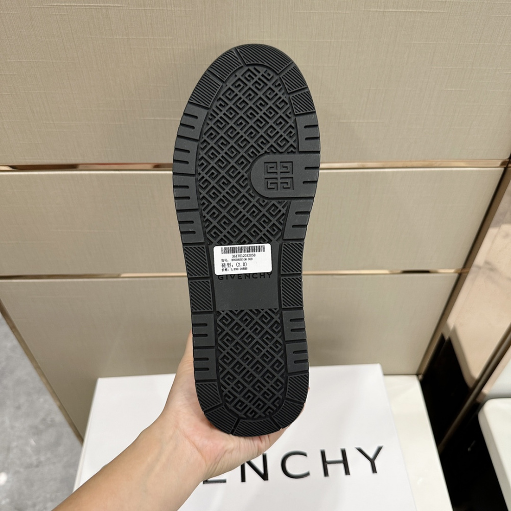 Tênis Givenchy Cano médio