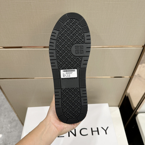 Tênis Givenchy Cano médio