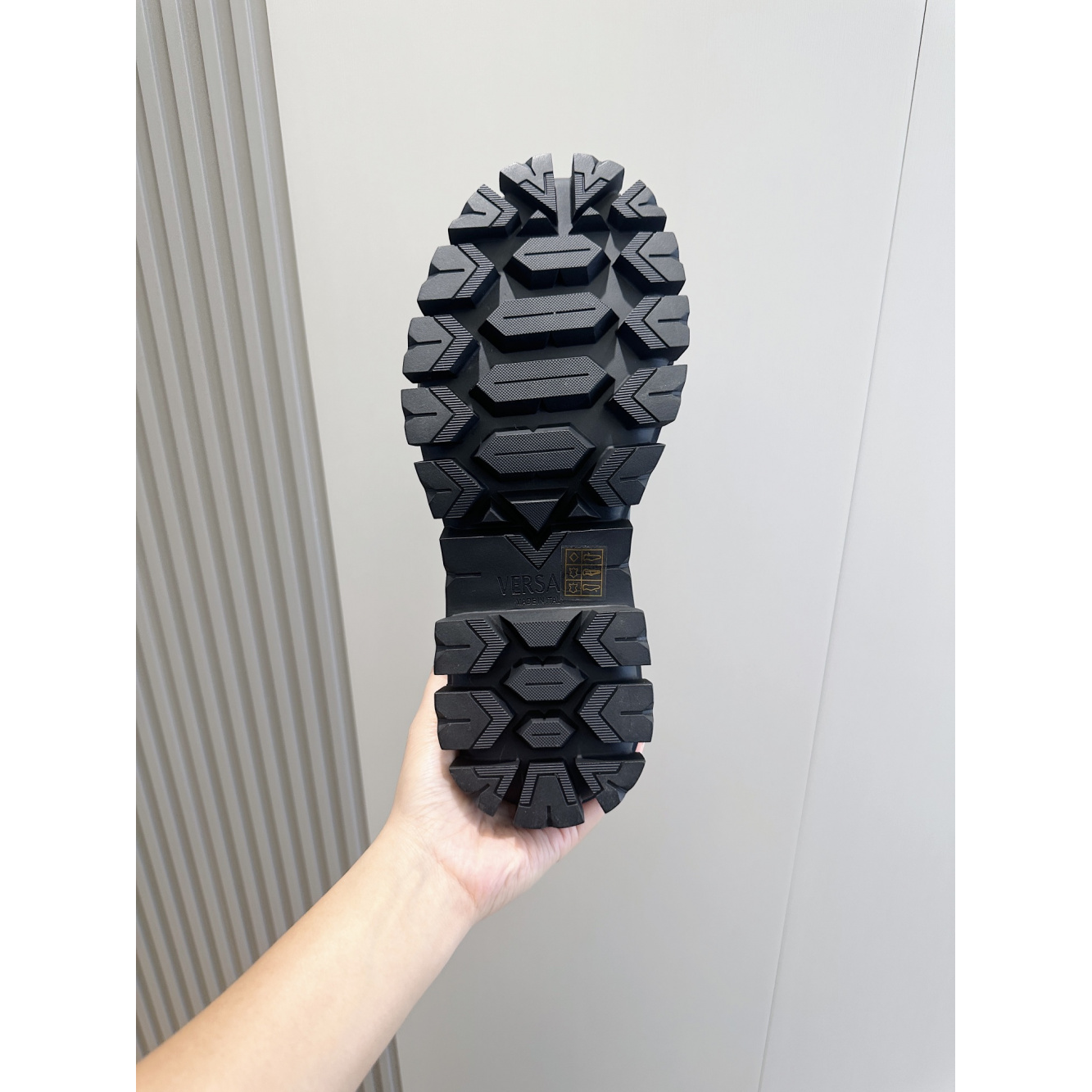 Tênis Versace Loafer Logo Prata