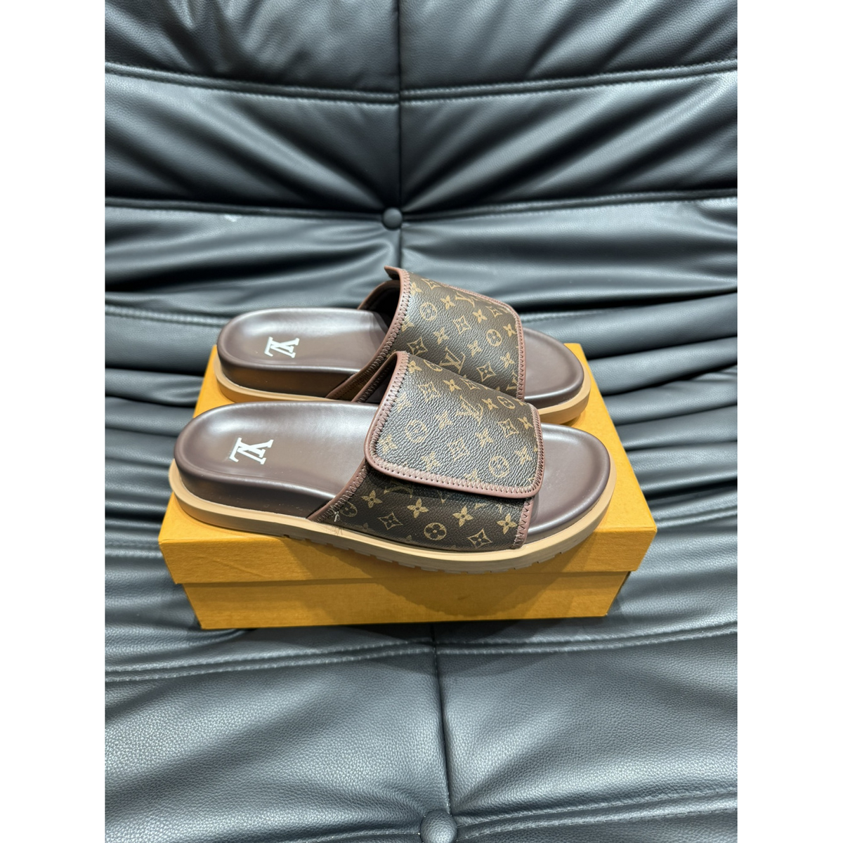 Mule Louis Vuitton Miami Marrom Chinelo/Sandalia