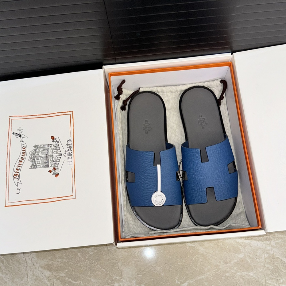 Sandália Izmir em Couro Azul/Sola Cinza