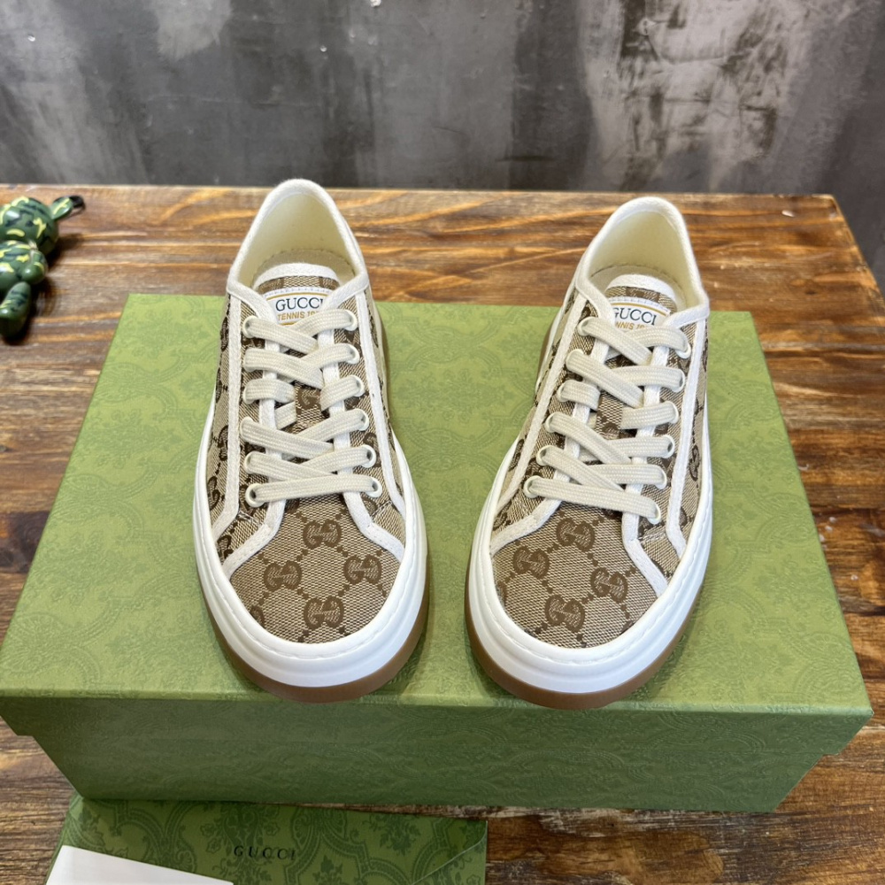Tênis Gucci GG Trainer Bege